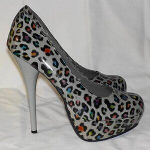 Bamboo stiletto heels sz 6 M animal print EUC